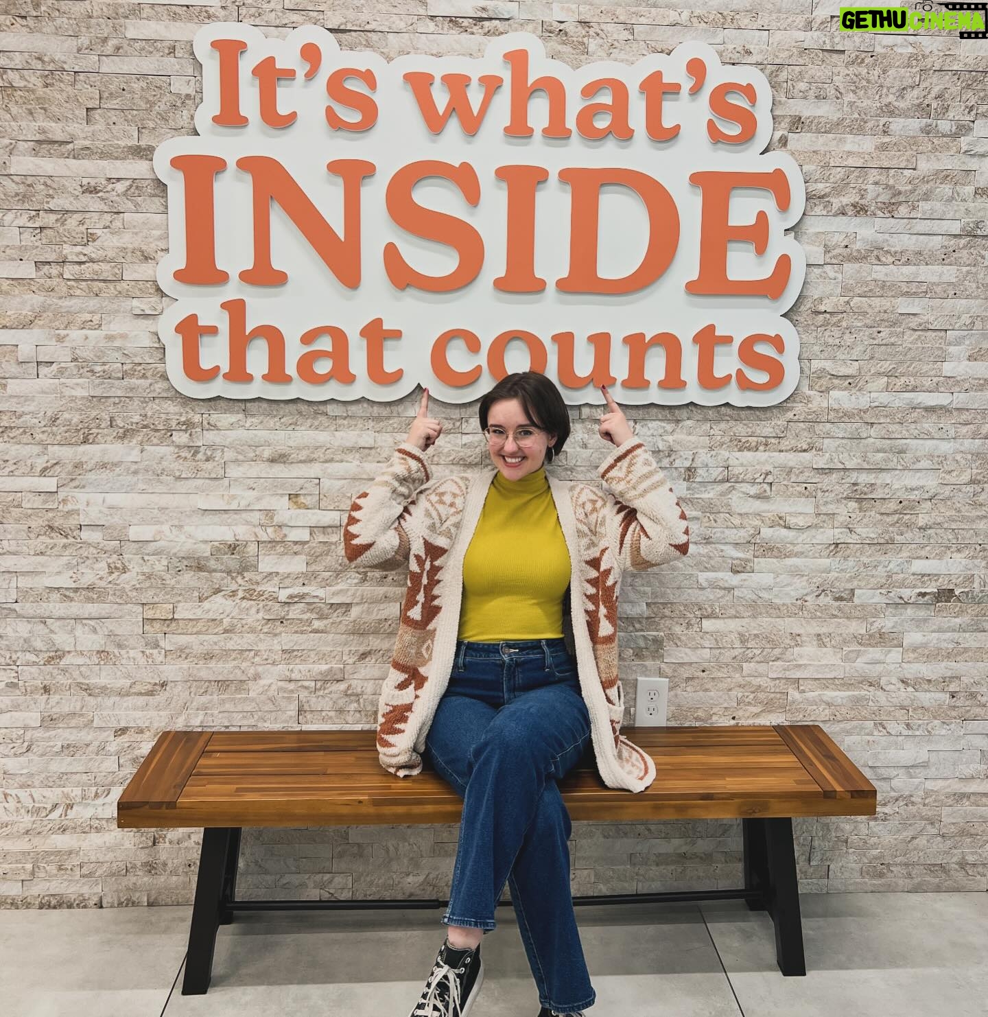 Gabriella Graves - 435 Likes - A good reminder as we head into the new week! Hope you all had a wonderful weekend 🧡🧡