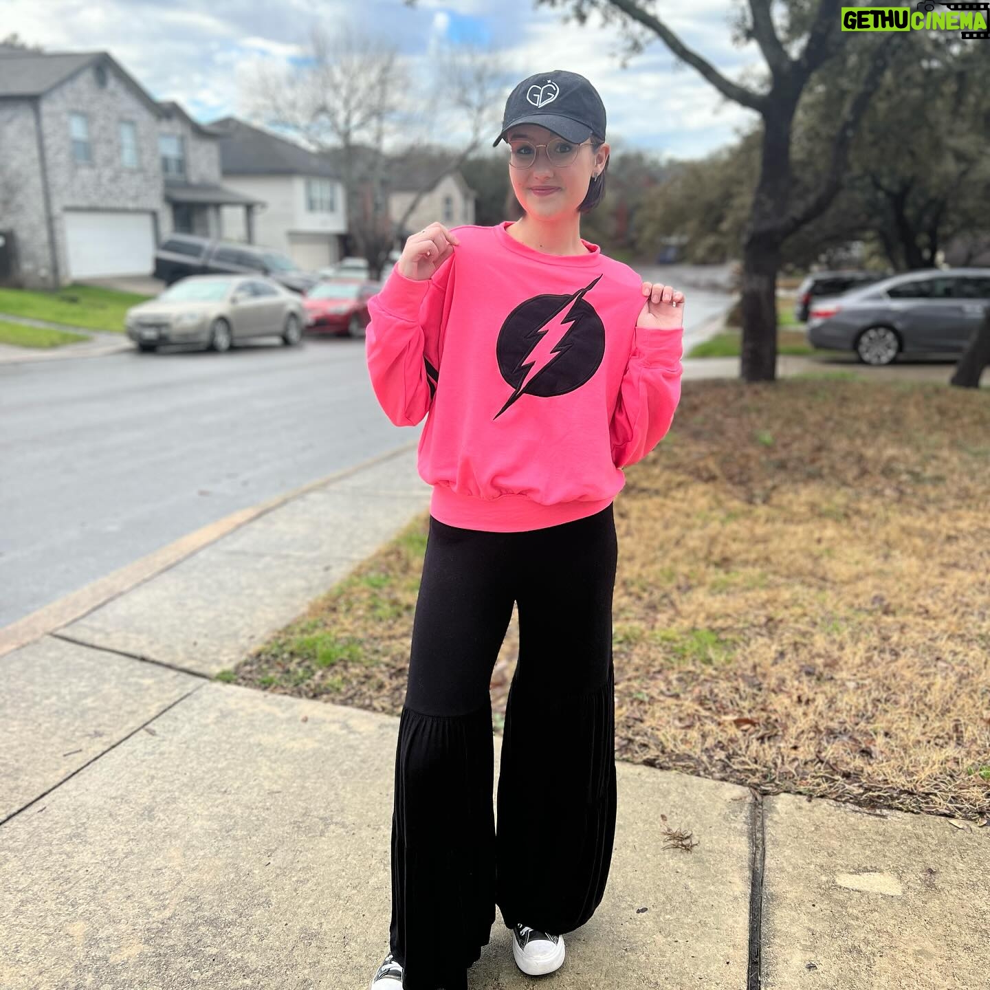Gabriella Graves - 360 Likes - ITS FLASH DAY PEOPLE!!! Barry Allen has officially made it to 2024 ⚡️stay speedy friends ⚡️
#iykyk #theonceandfutureflash #theflash #grantgustintheflash