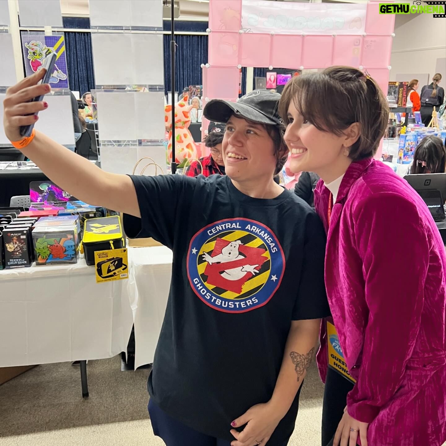 Gabriella Graves - 311 Likes - I had such a great time at the first ever @white_river_fan_con this past weekend as the Rising Star Guest of Honor!! Thanks to everyone who stopped by my booth 🩷 I loved getting to meet fans, speak on a few panels, and learn from and get to know some incredible people such as @coryjphillips7 with @take1improv, @brotherjohn1701, @thegingerohsnap, @jeff_wooten03 and more! Hope to do this again with y’all soon!
