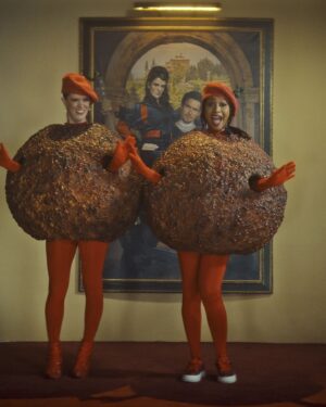 Gabrielle Dennis Instagram - Ok, so I have had the pleasure of singing on TV before but NEVER dressed as a meatball on top a pile of spaghetti with the hilarious @maryhollandaise in full support lol if you haven't been watching please CATCH UP the season finale is bringing the comedy and of course some drama. 🦋

Thanks @westread for trusting me to pull this off with Cass lol, and to you and @nixonboyd for writing such a perfectly hilarious song for the occasion, huge HUGS!

And s/o to @colinvwilkes and team for pulling off yet another elaborate and amazing custome 🙌🏾

THE BIG DOOR PRIZE SEASON 2 OUT NOW @appletv

#TheBigDoorPrize #AppleTVplus #Season2 #SeasonFinale