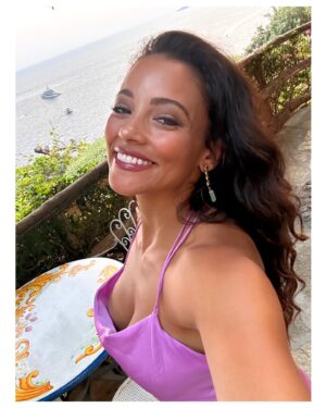 Gabrielle Walsh Instagram - 💜✨ il mio cuore appartiene a... 

#positano #italia