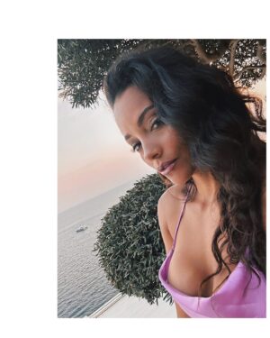 Gabrielle Walsh Instagram - 💜✨ il mio cuore appartiene a... 

#positano #italia