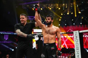 Gadzhi Rabadanov Instagram - Первый шаг на пути к цели 🎯 
Спасибо моим партнерам @gorillafighting @gorillaenergy.rus 
Спасибо моему залу  @nurmagomedov_mma_school и всем тем кто помогал 
Всех обнял 🫂
