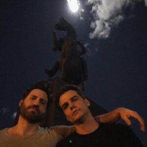 Gael García Bernal Instagram - Estos chompis hermosos. Y un servidor en personaje.