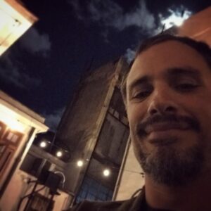 Gael García Bernal Instagram - Estos chompis hermosos. Y un servidor en personaje.