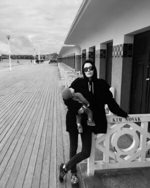 Gaëlle Pietri Instagram - 🎂 12 Janvier 2016 🎂
❤️❤️❤️❤️ 8 ANS ❤️❤️❤️❤️ Ton Amour, ta Force et ta Résilience me portent et me guident. 
Ton Humour et ton Intelligence m’inspirent. 
Chaque jour. 
Je t’aime plus que tout Orso !!!