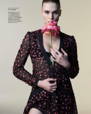 Gaia Weiss Instagram - All flowers were a seed in the mud once.

March issue @vanityfairfrance
Pictures @gnlfontana 
Style @francedejerphanion 
Makeup @ayafujitamakeup 
Hair @benedictecazau 
Agent @zzotalents