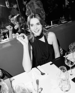 Gaia Weiss Instagram - @jacquesmariemage x @vanityfairfrance 
When LA meets Paris.
There’s a little surprise in this month’s Vanity Fair…

By @saskialawaks