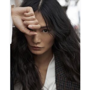 Gana Bayarsaikhan Instagram - Interview 🖌📰 with @make_magazineuk 💙💙
👆Bio 

📸 by @chloemallettphoto 
👗 by @ursula_lake
💇‍♀️ by @chrissweeneyhair 
 💄 by @adamdecruz 
@status_pr 
@victoriabeckham #makemagazine 
#interview #victoriabeckham