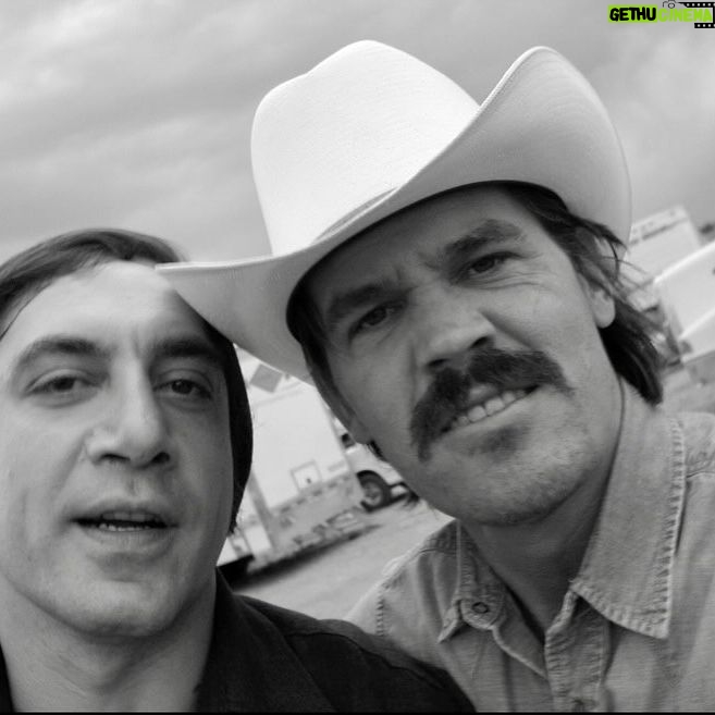 Garret Dillahunt - 3.6K Likes - #NoCountryForOldMen @joshbrolin journal photo dump. What a marvelous experience. Lifelong friends made. My vote for best film adaptation of a novel —and I’d say that even if Cormac wasn’t my favorite author.