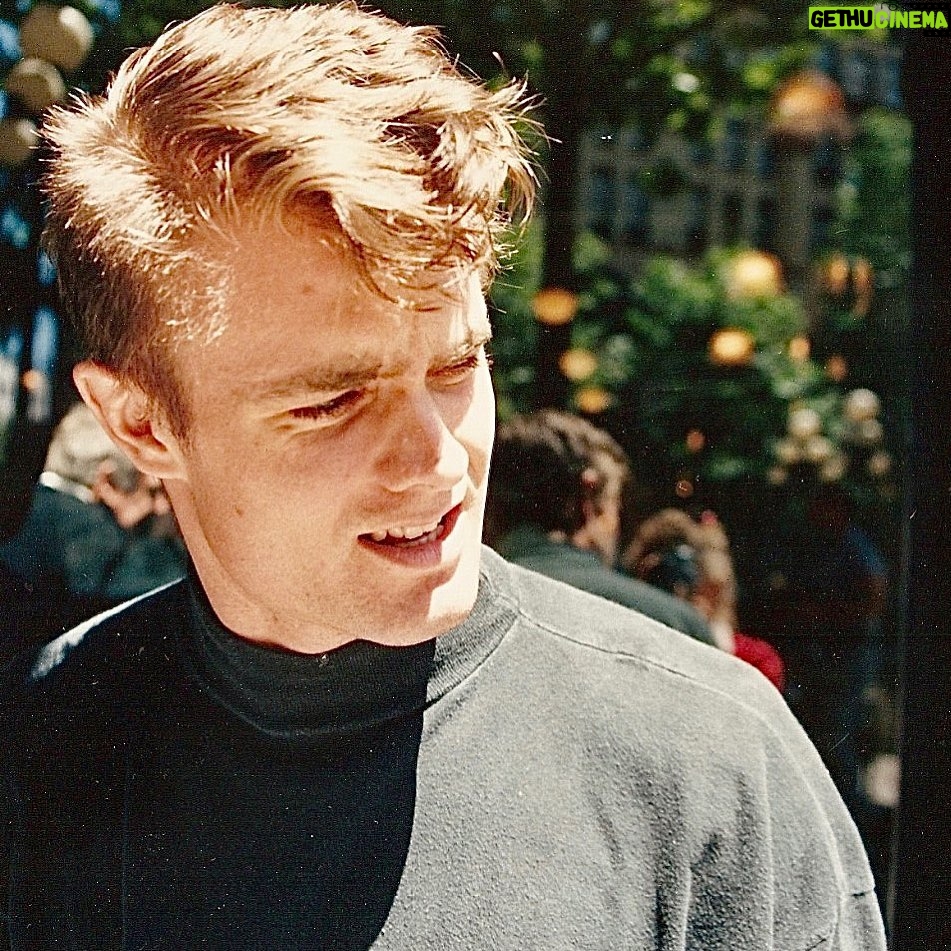 Garret Dillahunt - 4.4K Likes - Seattle. 22 y/o Garret cut his own hair and was fulla dreams. #KeeptheFaith
