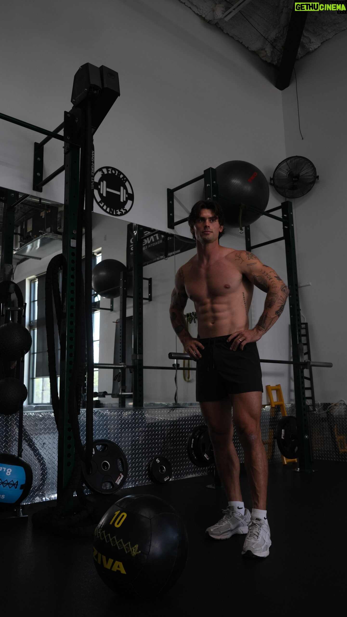 Garrett Miller - 7K Likes - Leg burner for ya summer body