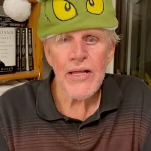 Gary Busey Instagram - 20% off #CyberMonday THIS Cameo could be for YOU! Book on the cameo website NOT THE APP I don’t do cameos booked on the app…WEBSITE ONLY! Link in bio 🎄♥️🤡♥️🎄