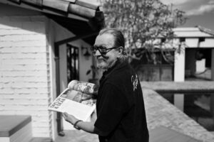 Gary Oldman Instagram - @hollywoodauthentic welcomes #GaryOldman and his wife, @giseleschmidtofficial as our photography correspondents. Every issue they’ll explore the work of a different photographer - for their inaugural column the couple discuss how Richard C Miller’s classic Elizabeth Taylor and James Dean shot brought them together…

Link in bio

1st picture by @giseleschmidtofficial 
2nd picture by Richard C Miller