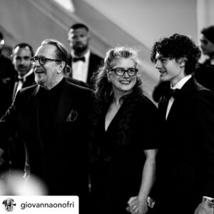 Gary Oldman Instagram - Gary Oldman & Gisele Schmidt <3
@festivaldecannes 

📸: @giovannaonofri 

#garyoldman #giseleschmidt #redcarpet #festivaldecannes #cannes77 #photography #giovannaonofriphotography
