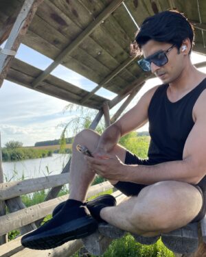 Gashmeer Mahajani Instagram - Win some Lose some. Be humble in the win & graceful when you lose 🖤❤️🖤

#kkk14