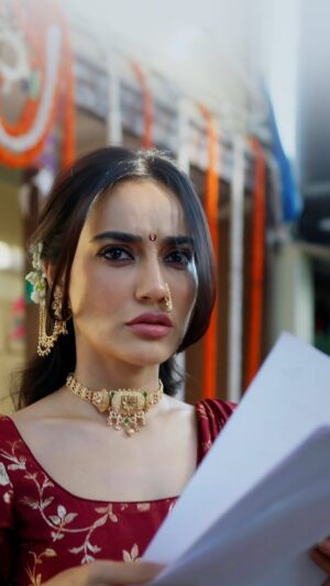 Gashmeer Mahajani Instagram - Seedhe sawaal aur tedhe jawab dena koi Gunaah toh nahi na? 🤪

Watch new episodes of #Gunaah streaming from Monday to Friday on #DisneyPlusHotstar

#GunaahOnHotstar

@mahajani.gashmeer @surbhijyoti @zaynibadkhan @anirudh_bharat @bodhitreemultimedia
@anilsenior @mautiktolia @sukesh_m @djspersis