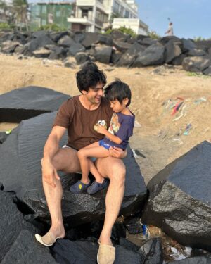 Gashmeer Mahajani Instagram - Took the grumpy little cub out of bed and straight to the sea ☺️ #familytrip #pondicherry