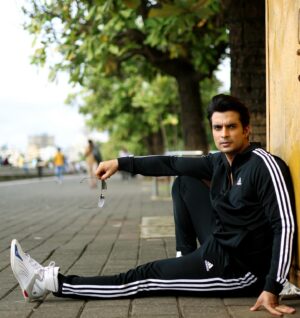 Gashmeer Mahajani Instagram - Get sporty 🏀🏈⚽️
