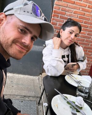 Gastón Soffritti Instagram - Con la Cucu @candemolfese tomando unos cafecitos y comiendo unas cositas ❤️🍽️☺️