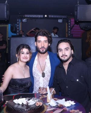 Gautam Vig Instagram - Launch party pics of my latest song "Dooriyan" 

https://youtu.be/PZVCpp6Pb9M

Thanks everyone for coming and making the night memorable ❤️

Styledby: @arjunkumar_offical
Outfitby: @battle_harbour
Shirtby: @redberrycouture
Shoesby: @zaydnsneakers
Accessoriesby: @deepkiran_jwellers_
