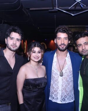 Gautam Vig Instagram - Launch party pics of my latest song "Dooriyan" 

https://youtu.be/PZVCpp6Pb9M

Thanks everyone for coming and making the night memorable ❤️

Styledby: @arjunkumar_offical
Outfitby: @battle_harbour
Shirtby: @redberrycouture
Shoesby: @zaydnsneakers
Accessoriesby: @deepkiran_jwellers_