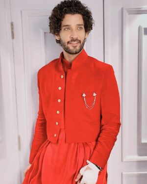 Gautam Vig Instagram - Jo Zahir ho jaye wo dard kaisa, Jo samajh na sake wo hamdard kaisa 🤟

#fashion #actor #trending #gautamsinghvig