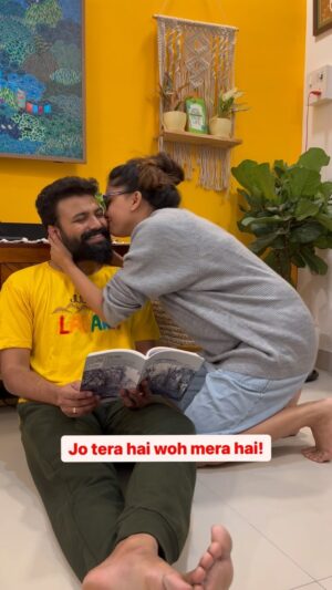 Gautami Deshpande Instagram - You know whom to tag! @swanandtendulkar 
.
.
.

#husbandandwife #couple #relatable #couplegoals #swag #gautamideshpande