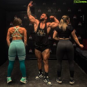 Gauthier El Himer Instagram - On a inauguré la Posing Room de chez @afitgym_mios 💪🏼🔥
.
Avec @lau_jmt 🔥
.
.
#fitnessmotivation #fitnesslife #bodypositive #bodybuilding #body #posing #posingroom #afitgymmios #afitgymbiscarrosse #afitgym #💪🏼
