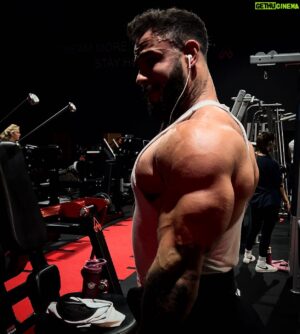 Gauthier El Himer Instagram - 🔺 Arrêtez de vous prendre au sérieux , mais faite les choses sérieusement 👍