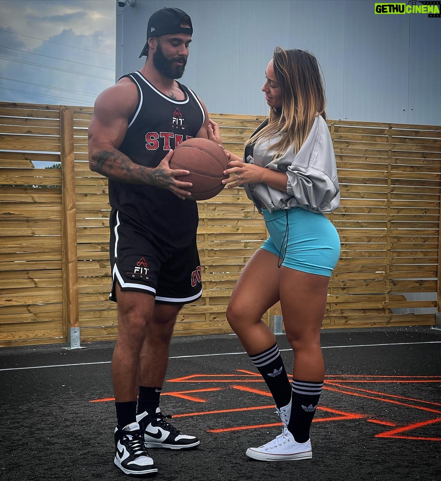 Gauthier El Himer - 1.8K Likes - Des joueurs pro chez @afitgym_mios 🤫😅
.
.
.
.
.
.
.
.
#fitness #fitnesscouple #love #body #basketball🏀