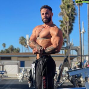 Gauthier El Himer Instagram - 🇺🇸 PUMP & SOLEIL 🌞
#muscu #fitness #pump #bodybuilding