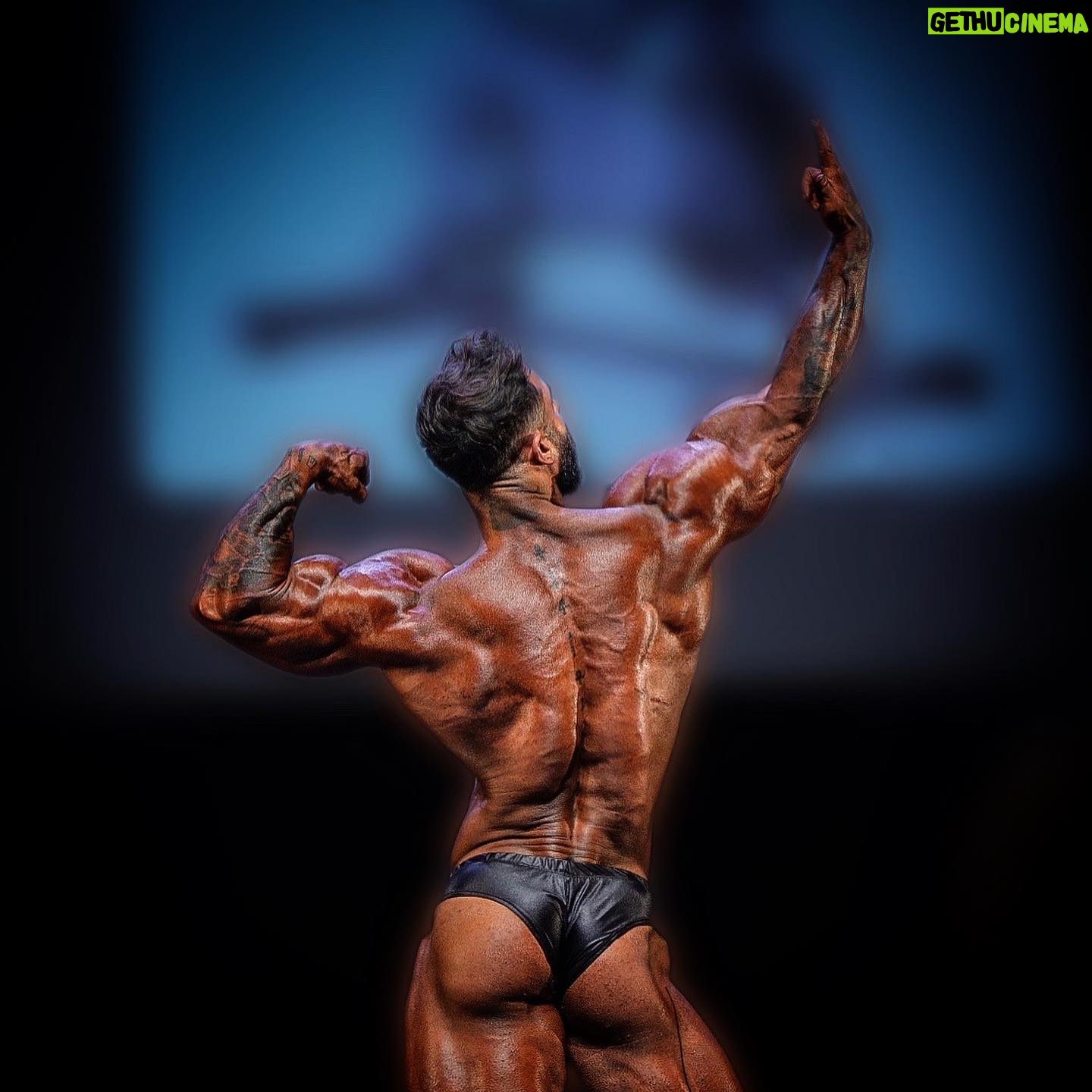 Gauthier El Himer - 3 Likes - • Résume du Show NPC
@bionic_body classic V3 & @lalliance_physique_2_freres
🥇1er Classic physic class B 🎖️Overall Classic physic
• Belle expérience, bonne ambiance , j’ai encore 6kg à prendre pour atteindre ma limite de poid , donc encore une belle marge de progression 👌
Rdv ce week-end pour un nouveau show 🔥
➡️ Coach : @gabriel__leber
📸 @brz_tm_