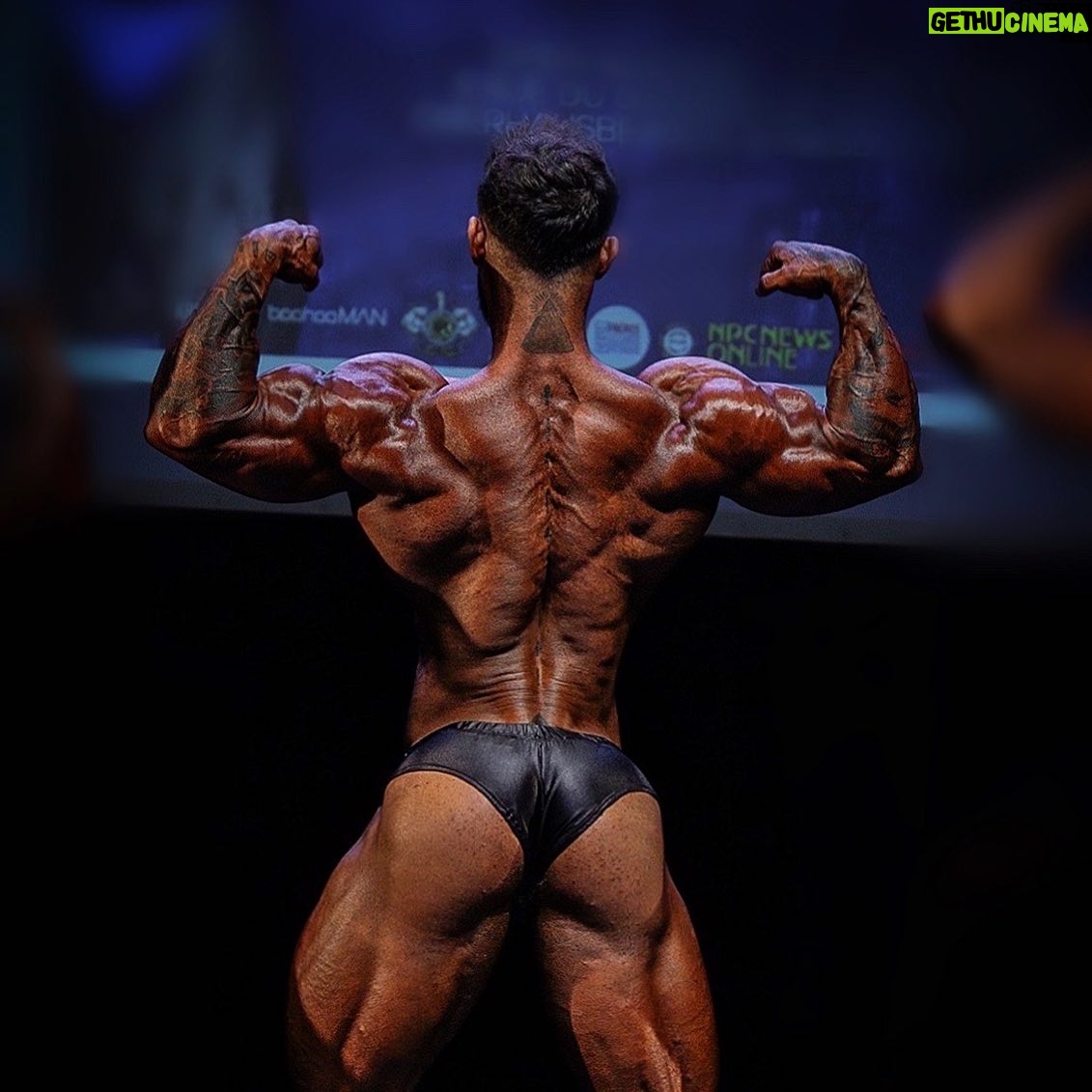 Gauthier El Himer - 3 Likes - • Résume du Show NPC
@bionic_body classic V3 & @lalliance_physique_2_freres
🥇1er Classic physic class B 🎖️Overall Classic physic
• Belle expérience, bonne ambiance , j’ai encore 6kg à prendre pour atteindre ma limite de poid , donc encore une belle marge de progression 👌
Rdv ce week-end pour un nouveau show 🔥
➡️ Coach : @gabriel__leber
📸 @brz_tm_