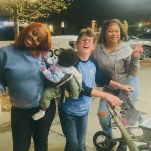 Gavin McHugh Instagram - My fans are THE BEST it’s so fun meeting them. And the guy I met at the pizza shop is a real life firefighter! @911onabc