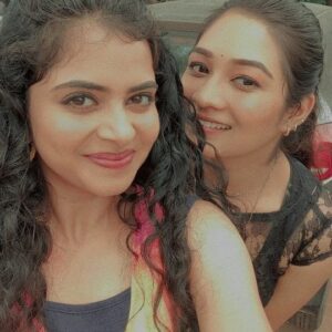 Gayatri Rema Instagram - Raji 🖤 Varsha
It was great working with her @gayatrirema 
#reelsinstagram #gpriyadarshini #love #reelindia #reelitfeelit #lovingyourself #model #artist #dancer #trending #trendingreels