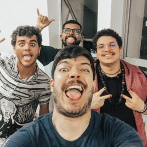 Gaybol Instagram - Leve seus amigos pra limpar sua casa nova, gostoso demais 🥰
.
.
#maisquefriends #brothers #apartamento #reditegui