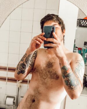 Gaybol Instagram - Gamer, tatuado, emo e otario.
Resumido
.
.
#gamer #nerd #otaku #fedido