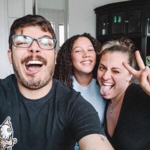 Gaybol Instagram - Receber as amiga em casa pra beber e fofocar, gostoso demais 💅🏼
.
.
#nerd #gamer #amigos #emo