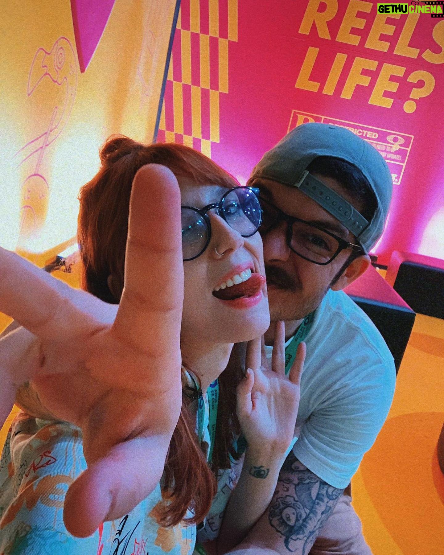 Gaybol - 554 Likes - Mais um dumpzinho da ccxp acompanhado da melhor pessoa de todas e a minha favorita da vida @caroleaks 🥺🧡
.
.
#geek #nerdola #starfield #ccxp