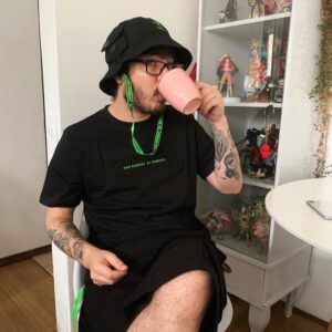 Gaybol Instagram - Aquele cafézin todo de @razerbrasil ☕️
.
.
#razer #gamer #cafe #nerd