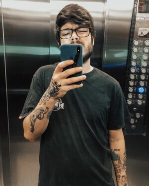 Gaybol Instagram - Espelho: a
O emo: 📸
.
.
#emo #nerd #gamer #vans #troxa
