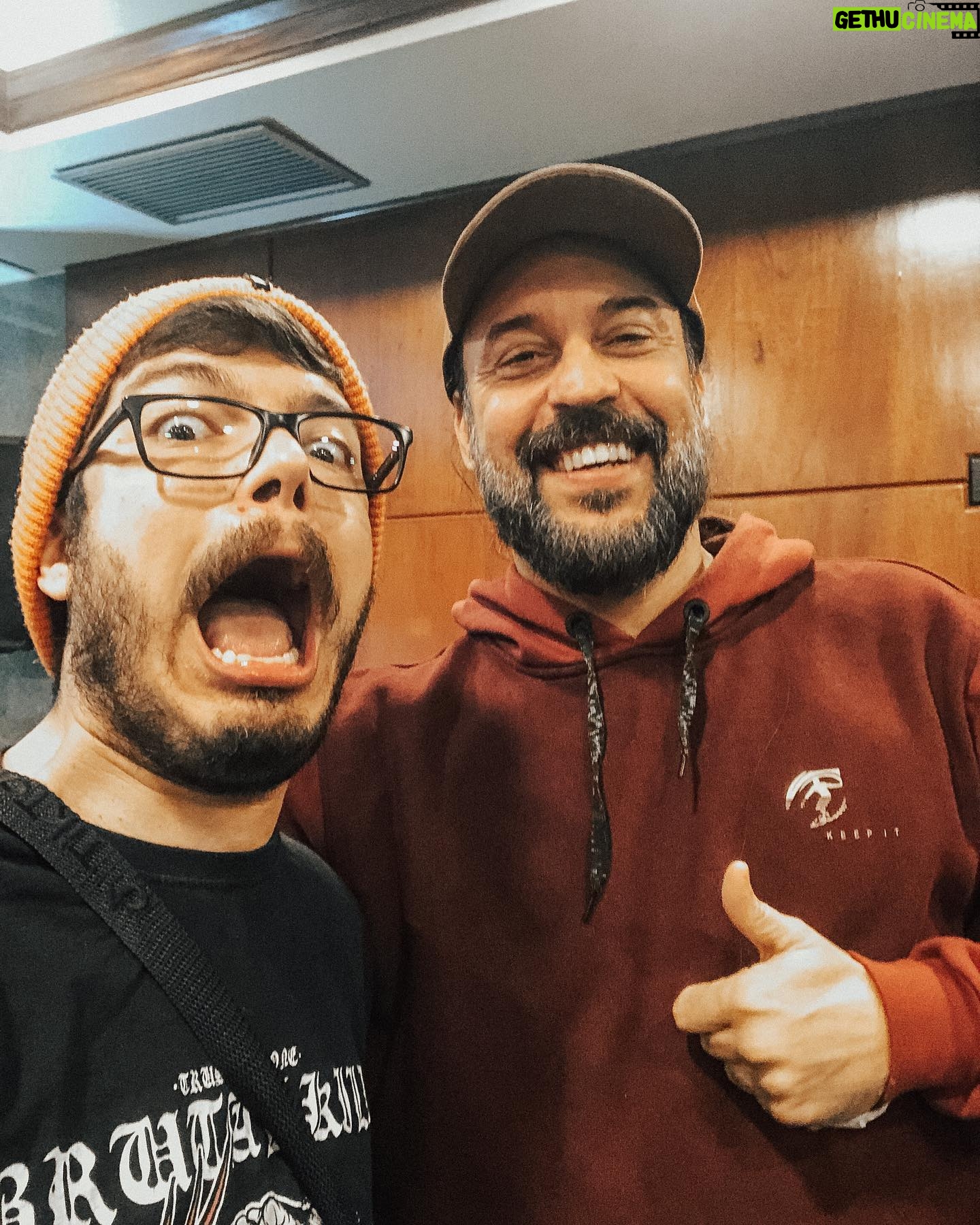 Gaybol - 509 Likes - Um @gabrielopensadoroficial e outro Gabriel que não pensa tanto BAHANAHA
Pokerzin foi pesado contra o monsteo sagrado! Prazer demais ❤️🖤
.
.
#poker #play #bsop #gabrielpensador #rap #nerd
