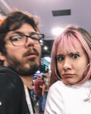 Gaybol Instagram - Da BGS q encontrei a @juliakbarni e não postei a foto 💜
Detalhe pros pescocin virado hauahauah
.
.
#julia #tiktok #emo #gamer #bgs