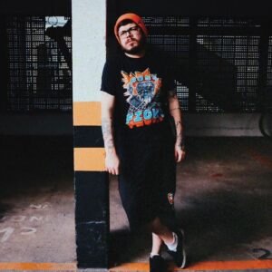 Gaybol Instagram - O maior chefão de todos SEMPRE vai ser o despertador!
Camiseta BOSS FIGHT disponível na Renner e faz parte da minha coleção em parceria com a @unhideschool !!
Link na bio e cupom GAYBOL pra 10% de desconto!
GAMERS 30 , JUNTAI-VOS! 
📸@caroleaks