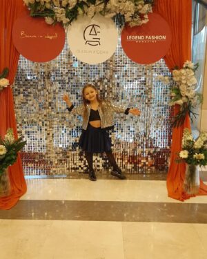 Gece Işık Demirel Instagram - Ve @legendfashionawards başlasın ❤️