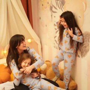 Gece Işık Demirel Instagram - Yatmadan Önce Çılgınlar Gibi Eğlenmek Gerek ki Güzel Rüyalar Görelim ❤️