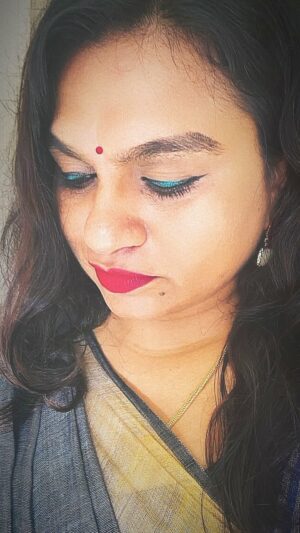 Geethi Sangeetha Instagram - ✨🎉

It’s a BLUE Feeling..
.
.
.
.
.
.
.
.
.
.
.
.

#blue #blueeyeliner #pic #picoftheday #trendingsongs #trendingnow #trend #iphoneography #selfie #selfietime #selflove #saree #sareelove #sareefashion #linen #linensarees #indianwear #asthetic