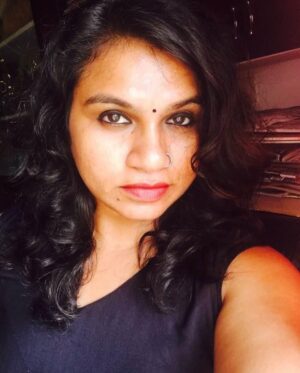 Geethi Sangeetha Instagram - ✨🖤

Taking a trip down memory lane..
.
.
.
.
.
.
.
.
.
.
.
.

#throwback #lockdown #lockdowndays #life #trending #geethisangeetha #home #iphoneography #selfie