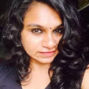 Geethi Sangeetha Instagram - ✨🖤

Taking a trip down memory lane..
.
.
.
.
.
.
.
.
.
.
.
.

#throwback #lockdown #lockdowndays #life #trending #geethisangeetha #home #iphoneography #selfie
